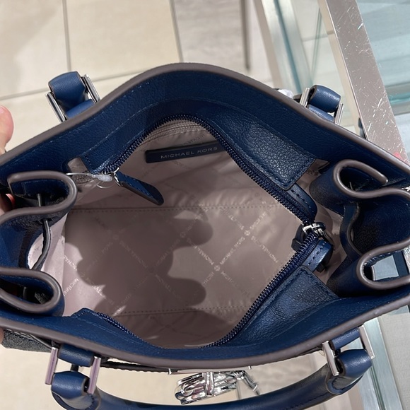 Michael Kors Hamilton Small Satchel Shoulder Crossbody Bag 
Navy Multi 
NWT - Picture 3 of 16